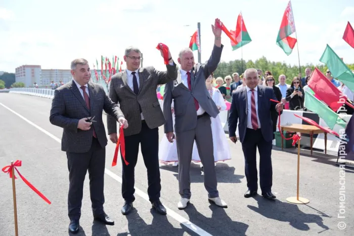 В преддверии Дня Независимости в Светлогорске открыли после ремонта путепровод через железную дорогу по улице Шоссейной 