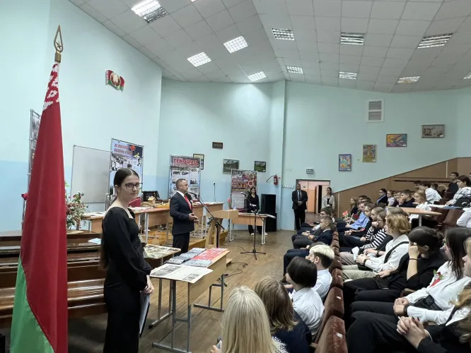 «Сила - в единстве»: о консолидации белорусского общества коммунисты говорили с гомельскими школьниками