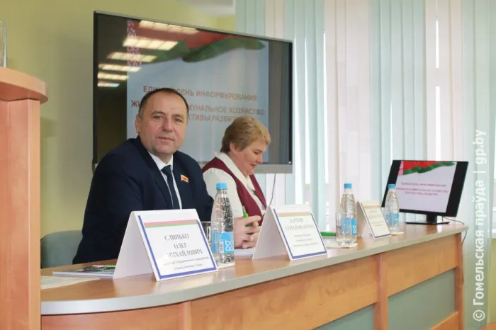 Помощник Президента – инспектор по Гомельской области Сергей Бартош встретился с работниками КСУП «Совхоз-комбинат «Заря» и ответил на волнующие их вопросы