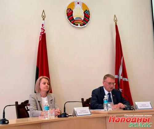 Депутаты Гомельщины во главе с заместителем председателя областного Совета Олегом Иванцовым изучили внедрение новых видов деятельности отдельных предприятий Ельского района
