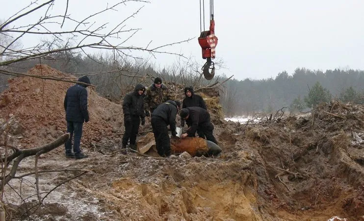 Под Светлогорском обезвредили авиабомбу, взрыв которой мог разрушить здания в радиусе 30 метров