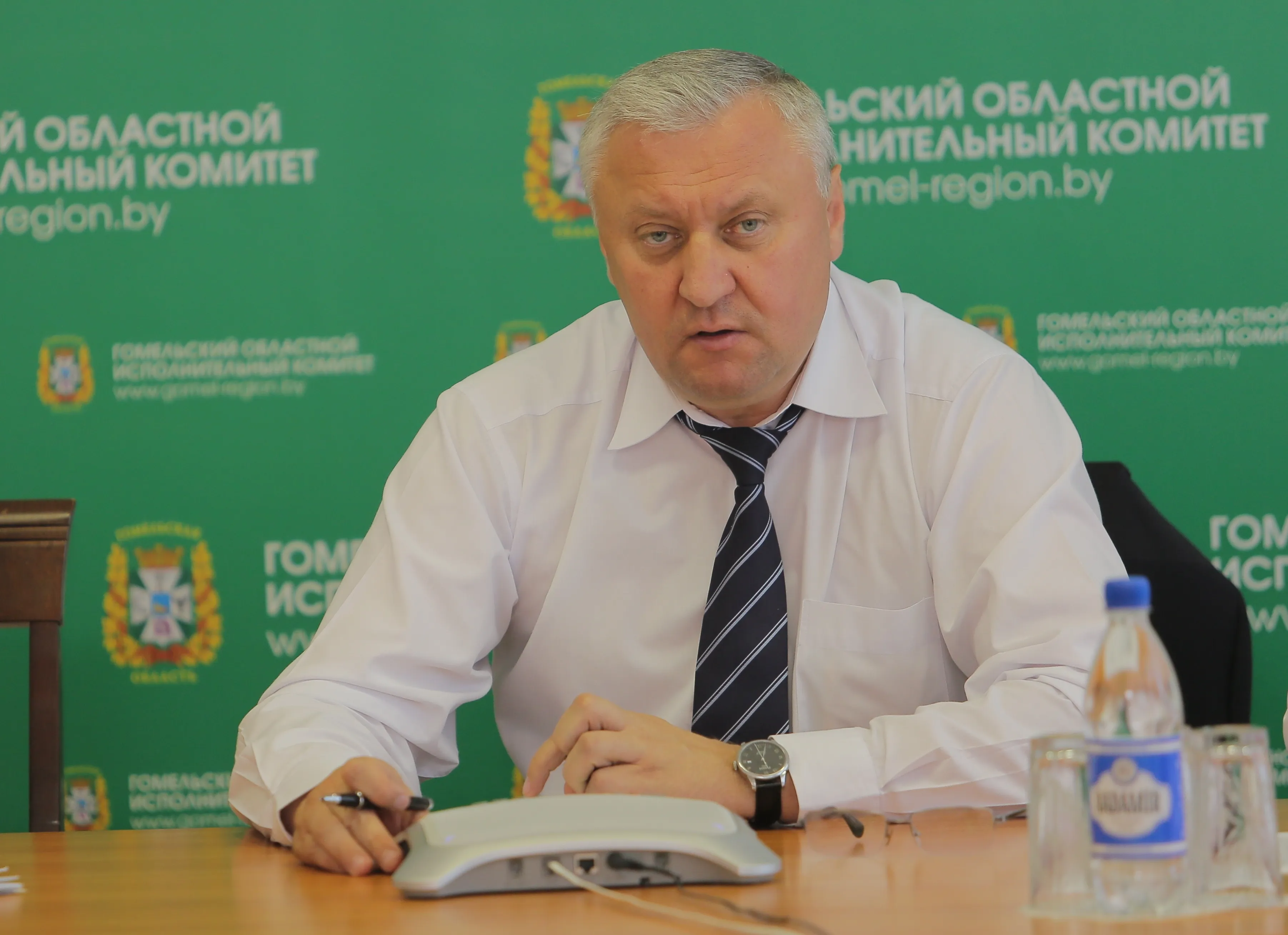 Председатель Гомельского облисполкома Владимир Дворник провел прямую линию