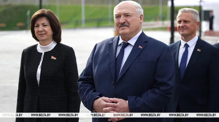 Лукашенко заслушал доклад Кухарева о благоустройстве Минска