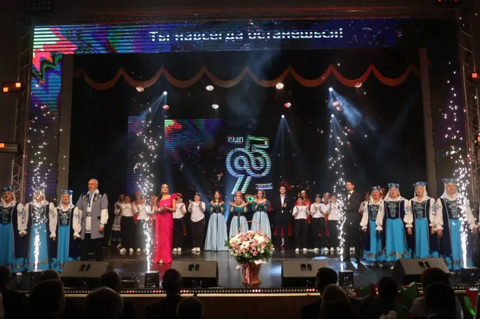 Путь к успеху и славе длиной 95 лет. Легендарный завод "Гомсельмаш" отметил свой юбилей