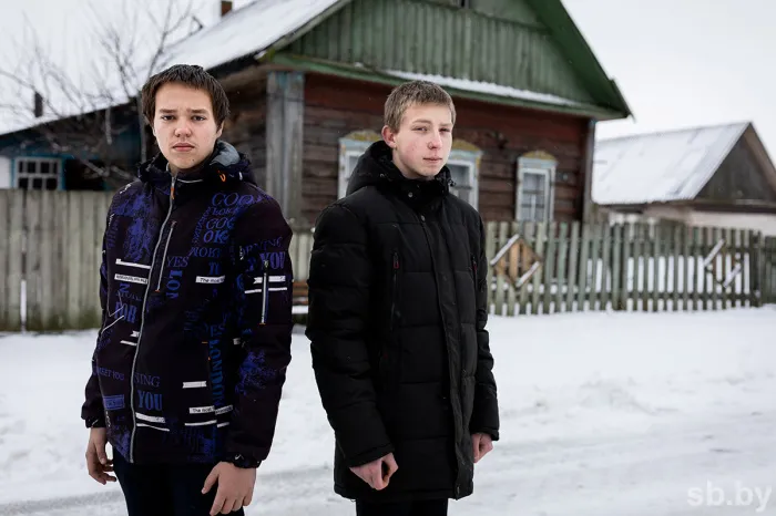Трое подростков из Хойникского района рассказали, как спасли мужчину на пожаре