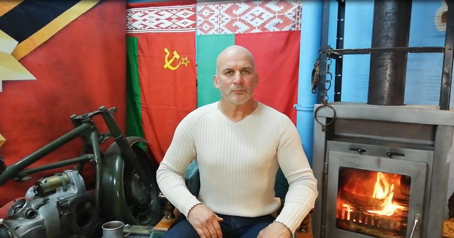 Спортсмен из Гомеля Марк Медведев, резко ставший “бчб”-героем, публично оболгал отца. Тот записал ответное видео