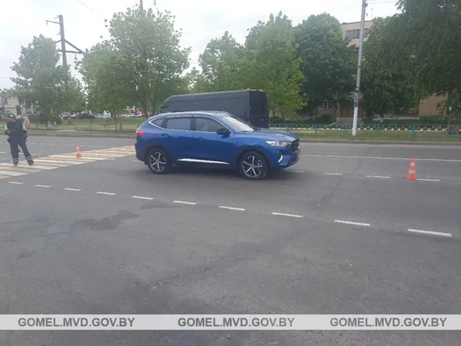 11-летний мальчик попал под колеса автомобиля в Калинковичах