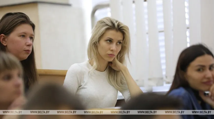 На ЦТ по физике три абитуриента набрали 100 баллов