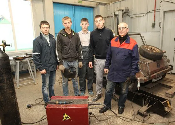 Гомельские энтузиасты заканчивают создание копии автомобиля времен Второй мировой