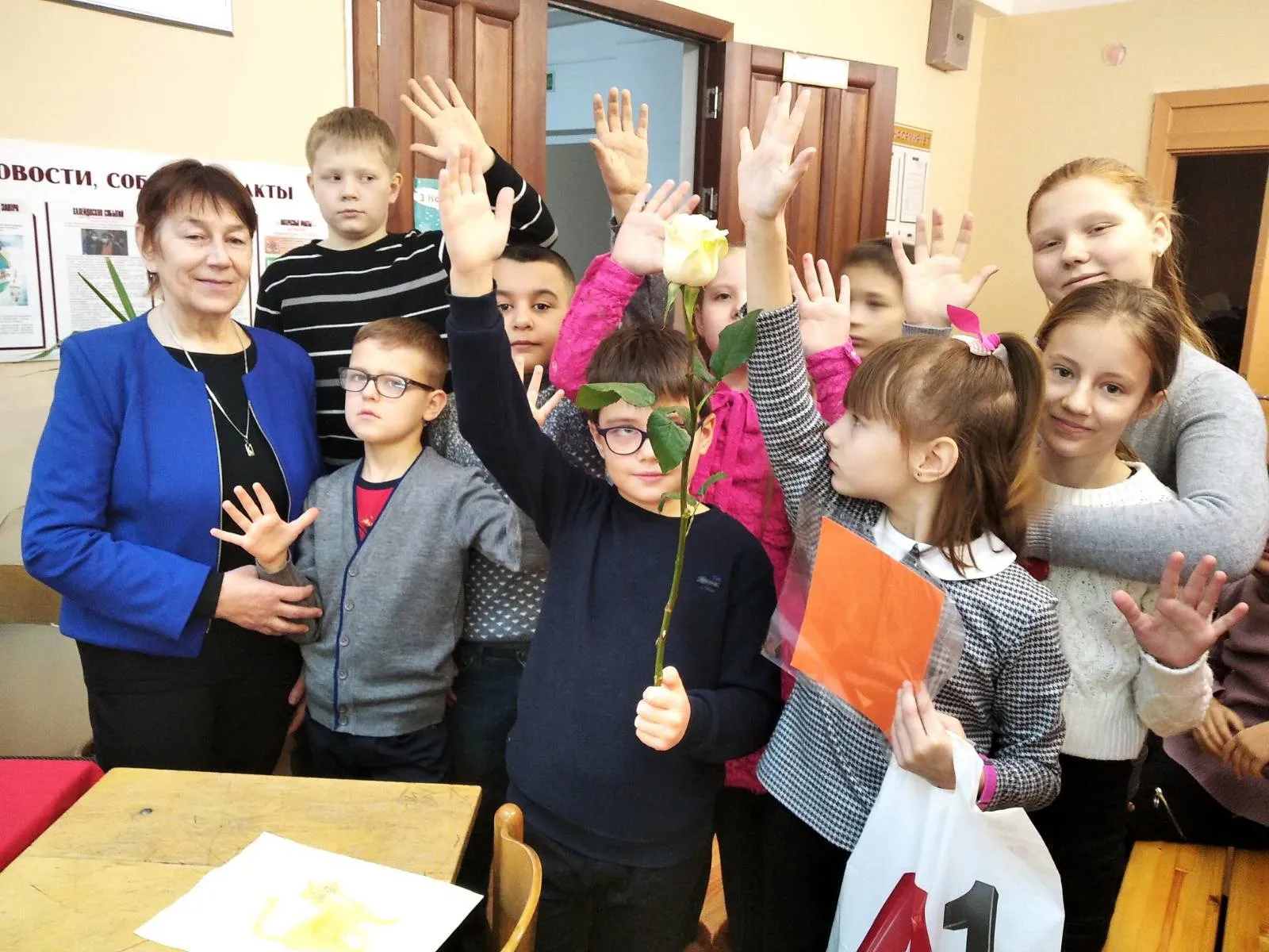 В гомельской СШ №66 состоялась встреча с Верой Кветковской —членом Союза писателей Беларуси, автором четырёх сборников поэзии для детей