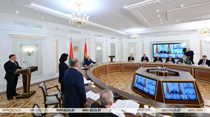"Действуйте, не глядя ни на что!" Что Лукашенко потребовал от главы Минсельхозпрода