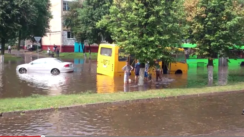 Потоп в Гомеле на ул. Б.Хмельницкого 