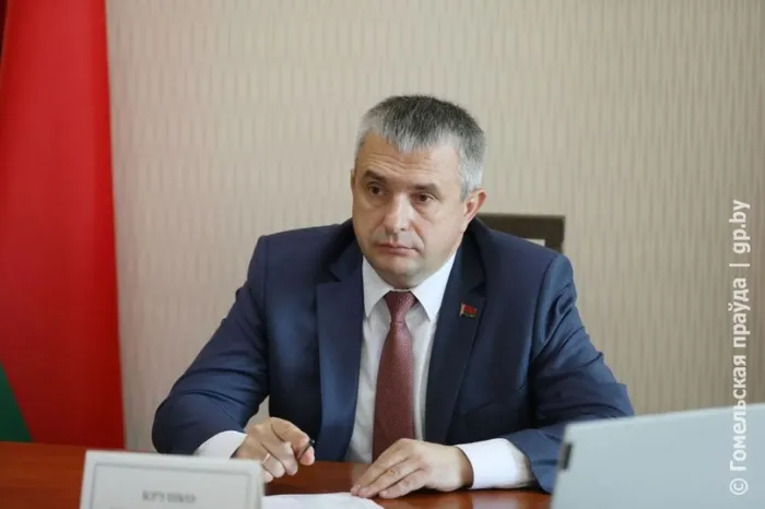 Отнеситесь к нашему микрорайону как ко всему городу: губернатор Иван Крупко провел прием граждан в Рогачеве