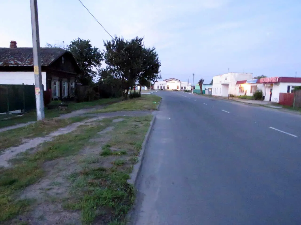 В Речице молодой парень напал с ножом на девушку. Следователи разыскивают свидетелей