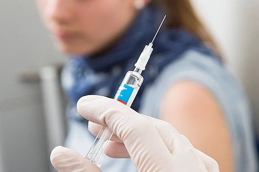 10 вопросов противников вакцинации о прививках от гриппа. Эксперт отвечает сомневающимся