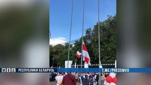 Снял госфлаг и заменил другим. Прокуратура Гомеля направила в суд уголовное дело о хулиганстве