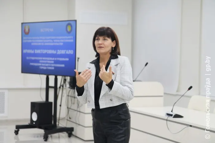 В ГГУ имени Ф. Скорины парламентарий Ирина Довгало встретилась с впервые голосующей студенческой молодежью Гомеля