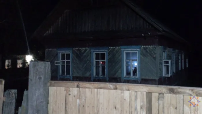 В Калинковичском районе на пожаре мужчина спас соседа