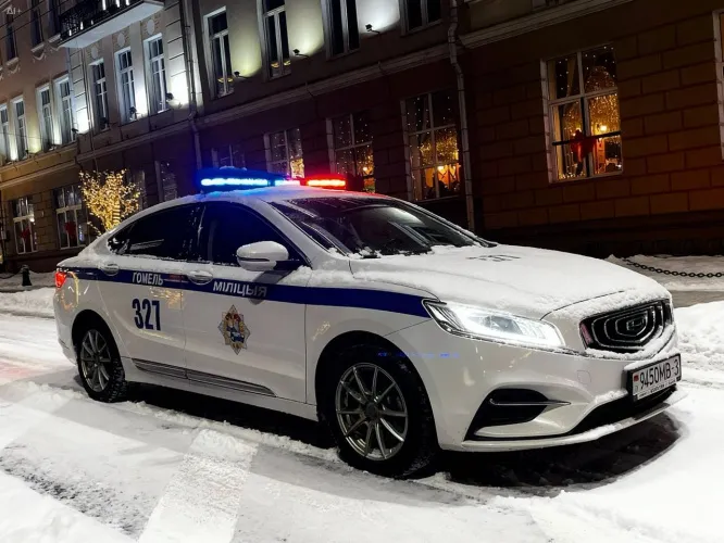ГАИ напоминает правила безопасности в сильный снегопад