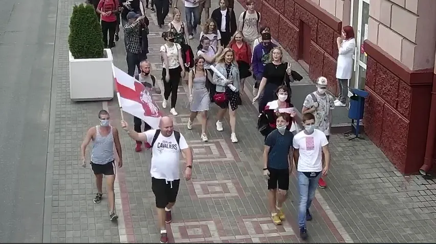 Видеофакт: кто стоит в первых рядах на несанкционированных мероприятиях в Гомеле