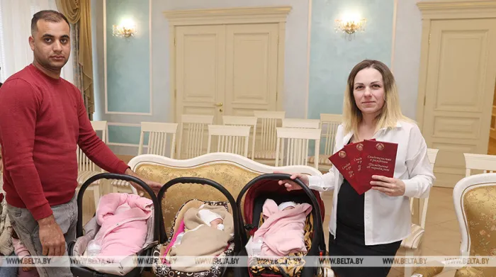 Многодетная мать из Луганска, родившая тройню в Гомеле: в Беларуси тихо и спокойно, это главное