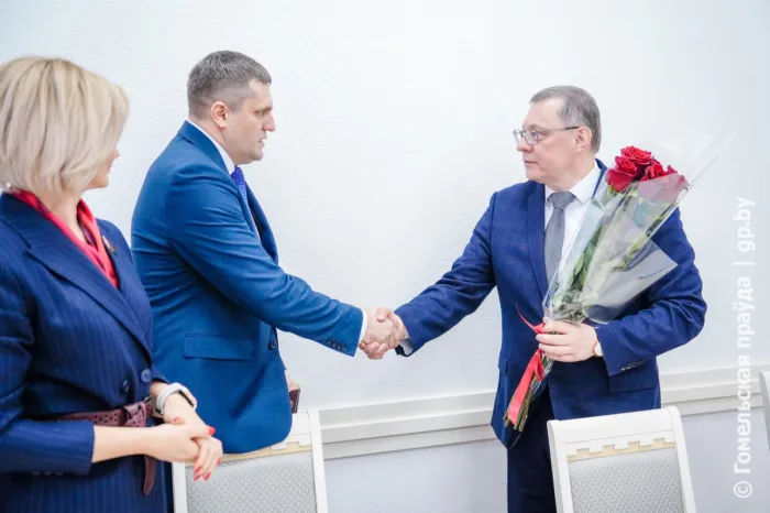 Председатель Верховного Суда Беларуси Андрей Швед представил коллективу нового руководителя экономического суда Гомельской области