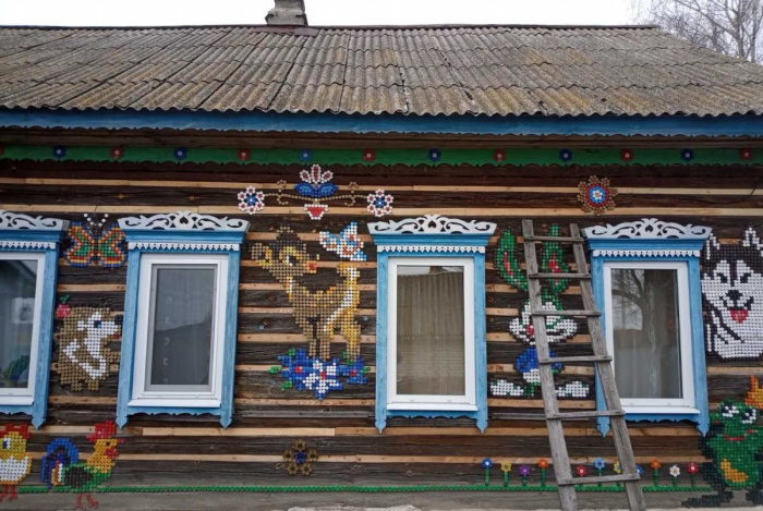 Марына Шкурко з Брагіншчыны стварае карціны з бутэлечных коркаў