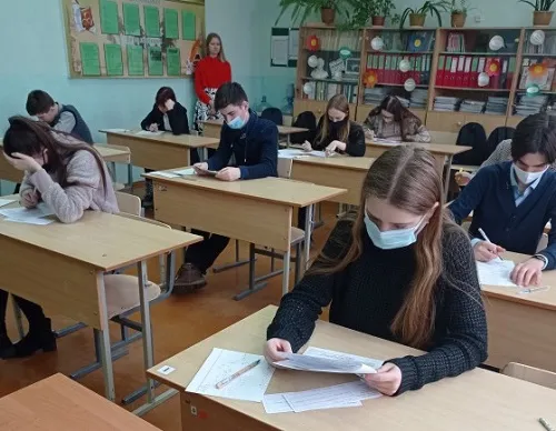 Гомельские гимназисты стали победителями областного турнира по обществоведению