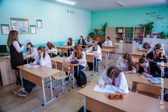 Десять лет вдохновения: в Гомеле при поддержке Главного управления образования облисполкома прошел юбилейный конкурс «Диктант с продолжением»