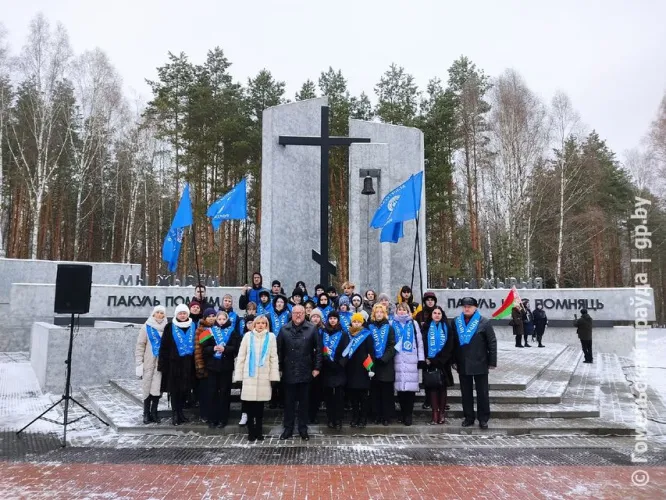 Наша общая боль и память: митинг-реквием в Оле собрал десятки жителей региона