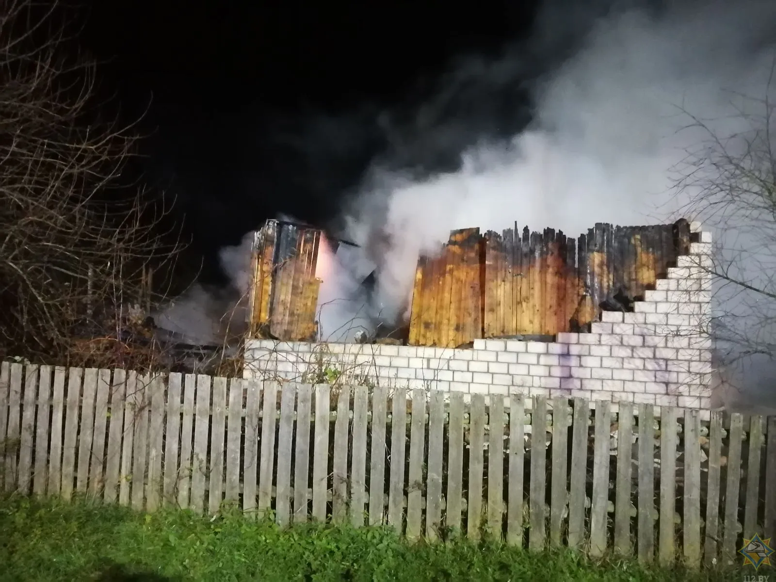 На пожаре в Петриковском районе погиб пенсионер