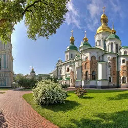 Киев откроется для вас с разных сторон