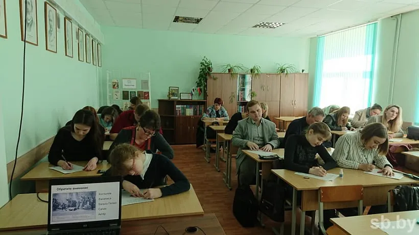 Аграрии, спортсмены, продавцы – в Гомеле Тотальный диктант писали люди самых разных профессий