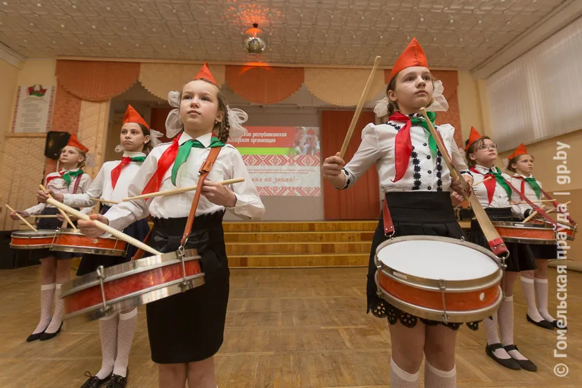 Гомельские пионеры заняли призовые места на республиканском конкурсе парадно-церемониальных отрядов «Равнение на знамя»