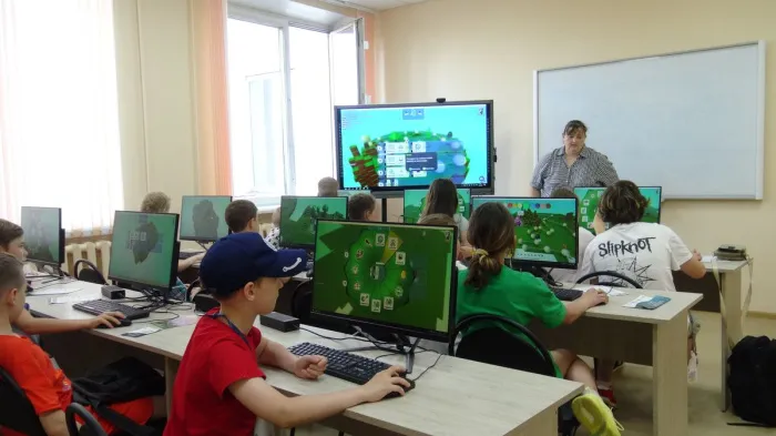 В Гомельском госуниверситете имени Ф. Скорины проходит пятый открытый STEAM-фестиваль