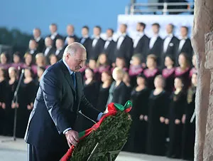 Лукашенко принял участие в митинге-реквиеме, посвященном открытию мемориального комплекса «Тростенец»