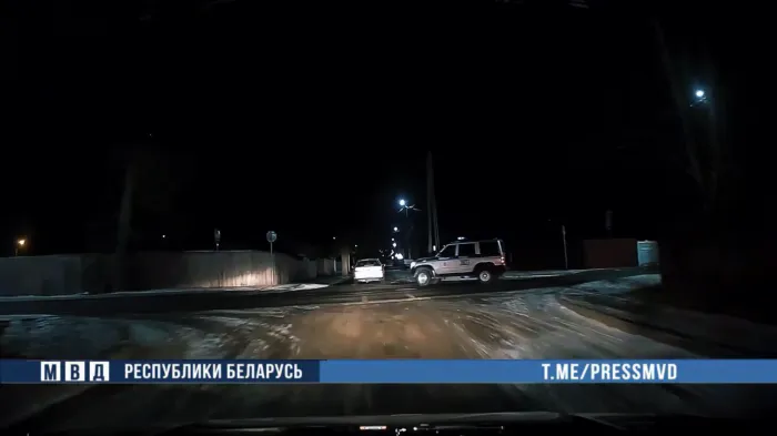 В Речице пьяный бесправник пытался сначала уехать, а потом убежать от ГАИ