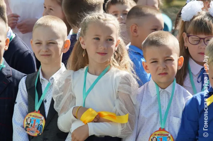 Торжественная линейка по случаю окончания учебного года состоялась в средней школе №11 Жлобина