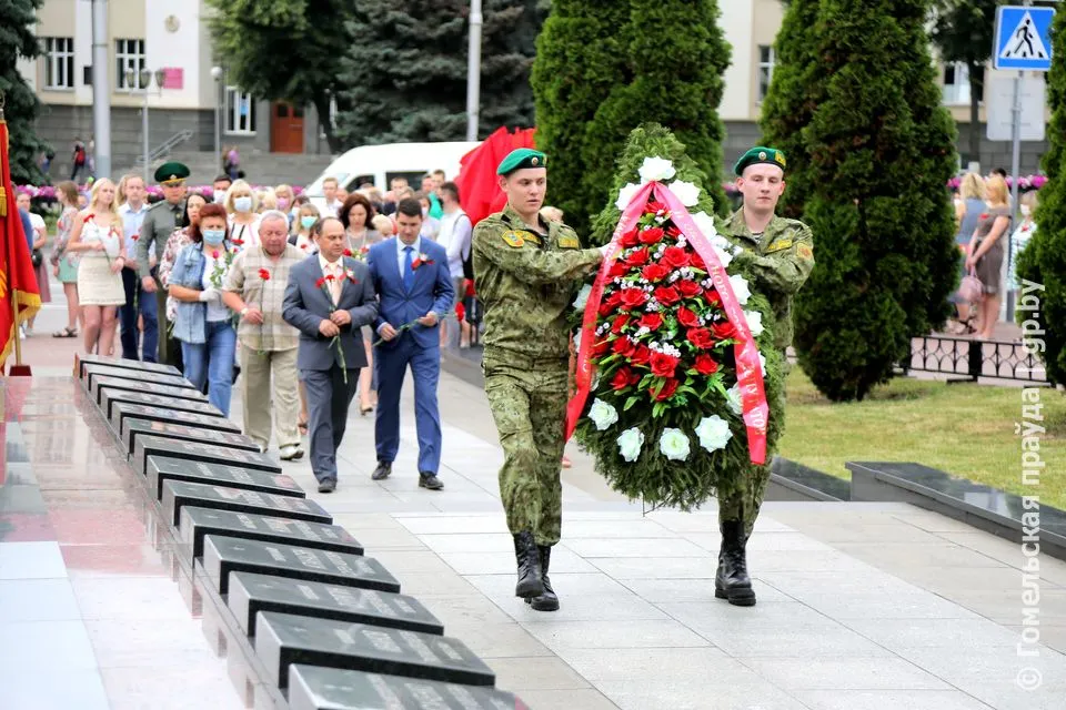 В День памяти и скорби в Гомеле у Вечного огня прошел торжественный митинг-реквием 