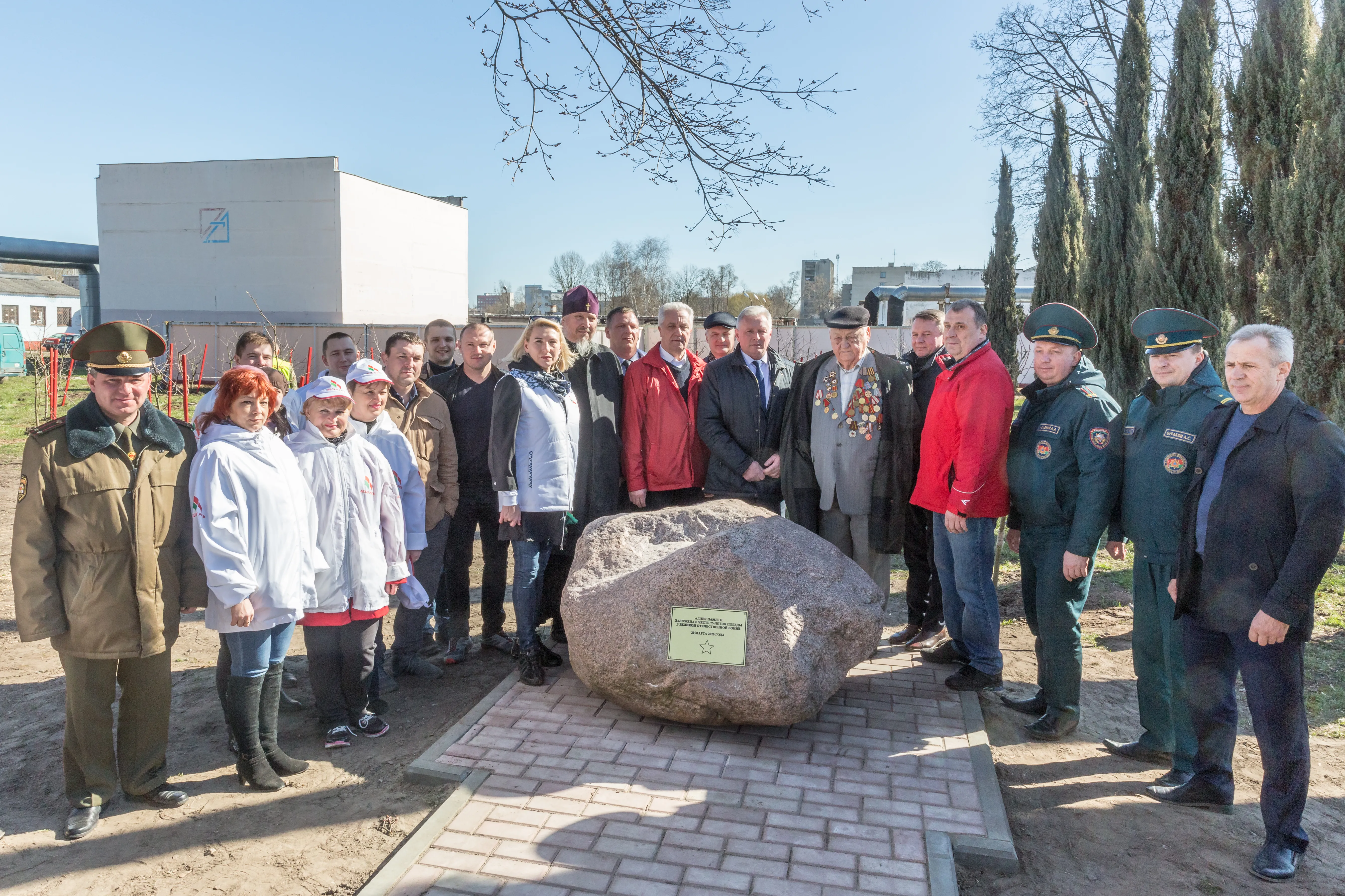 Яблоневая аллея Памяти заложена в Железнодорожном районе Гомеля