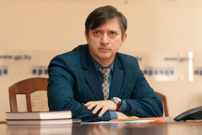 За что подростки чаще всего получают сроки? На вопросы читателей ответил заместитель председателя областного суда Николай Маратаев