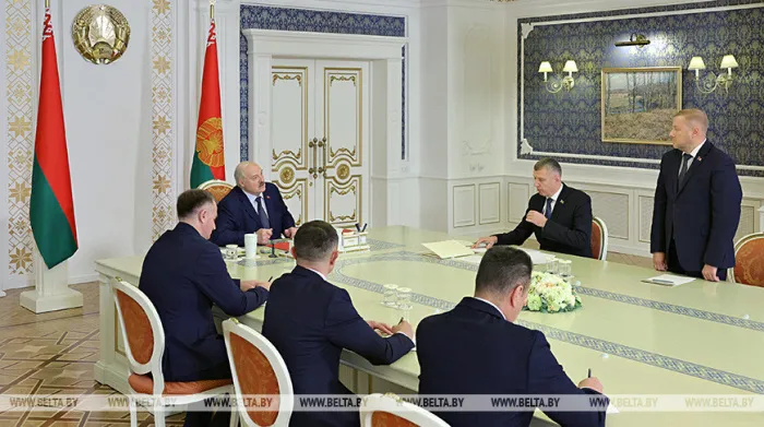 Лукашенко - новому гендиректору МТЗ: произведите супертрактор, лучший в мире 