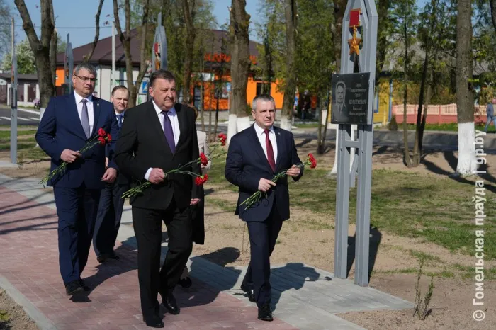 Смотрим в будущее с надеждой: после реконструкции в Корме открыли мемориал землякам-ликвидаторам