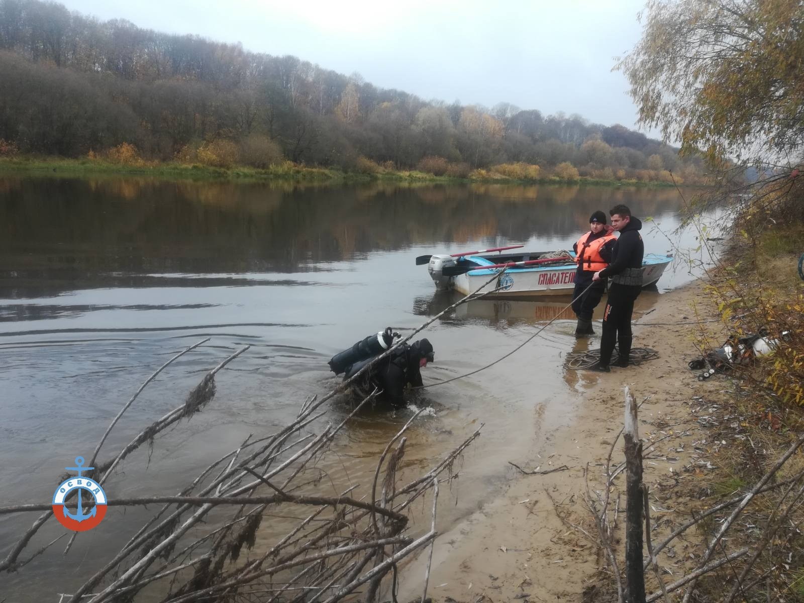В Ветковском районе водолазы нашли шесть противотанковых и четыре реактивных снаряда