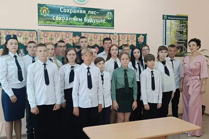 Мозырских школьников поздравила с Днем знаний представитель Калинковичской прокуратуры