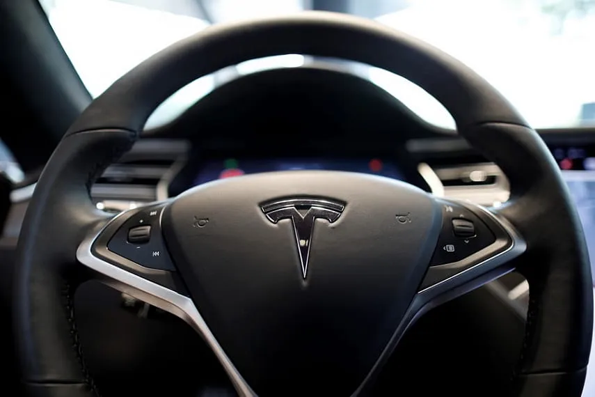 Компания Tesla запатентовала новую систему охлаждения и обогрева автомобильных сидений