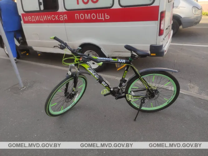 В Рогачеве водитель Опеля сбил 14-летнего велосипедиста и скрылся с места происшествия