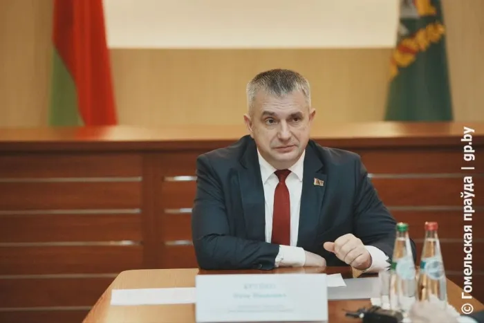 Дороги в Поколюбичах отремонтируют в этом году: прием граждан в Гомельском районе провел губернатор Иван Крупко 