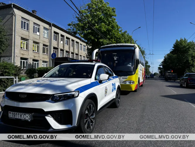 Дорога должна быть безопасной. Сотрудники ГАИ проверили перевозку детей в автобусах