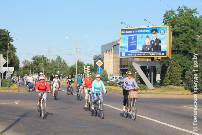 В Крестном ходе на велосипедах приняли участие десятки православных верующих из Калинковичей и Мозыря